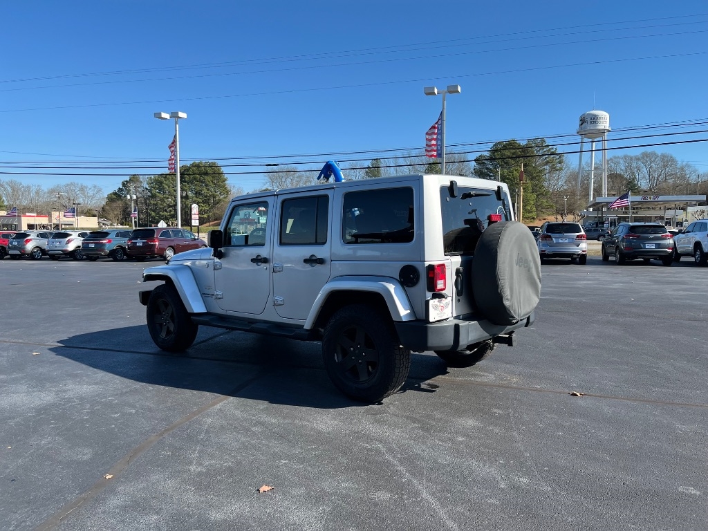 Jeep Wrangler Unlimited 4WD 4dr Sahara 2012