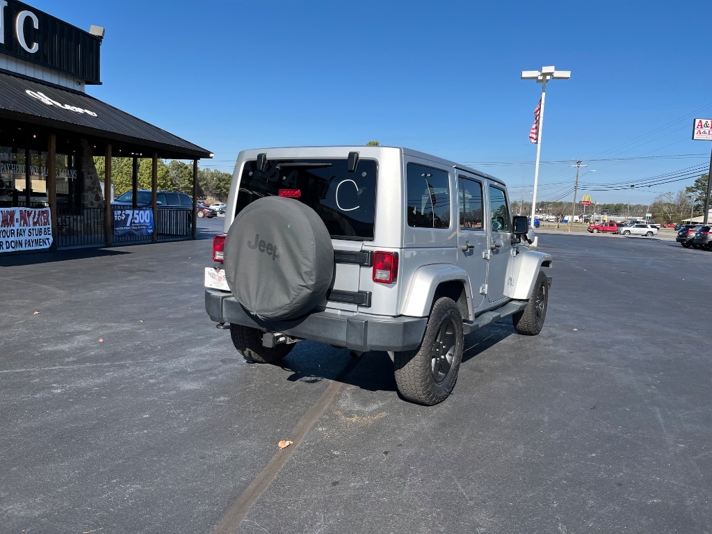 Jeep Wrangler Unlimited 4WD 4dr Sahara 2012