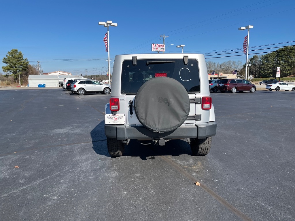 Jeep Wrangler Unlimited 4WD 4dr Sahara 2012