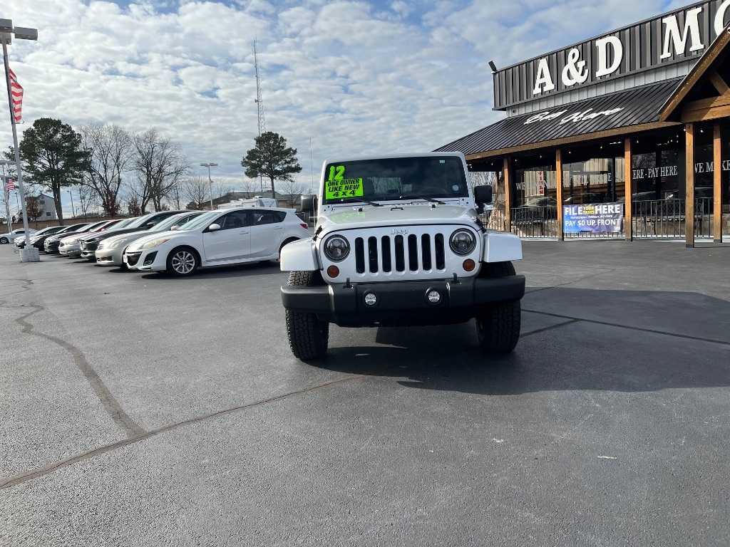 Jeep Wrangler Unlimited 4WD 4dr Sahara 2012