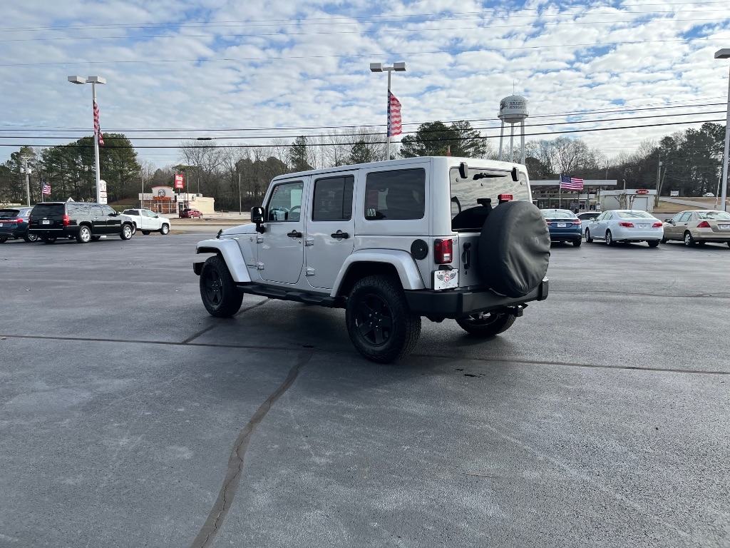 Jeep Wrangler Unlimited 4WD 4dr Sahara 2012