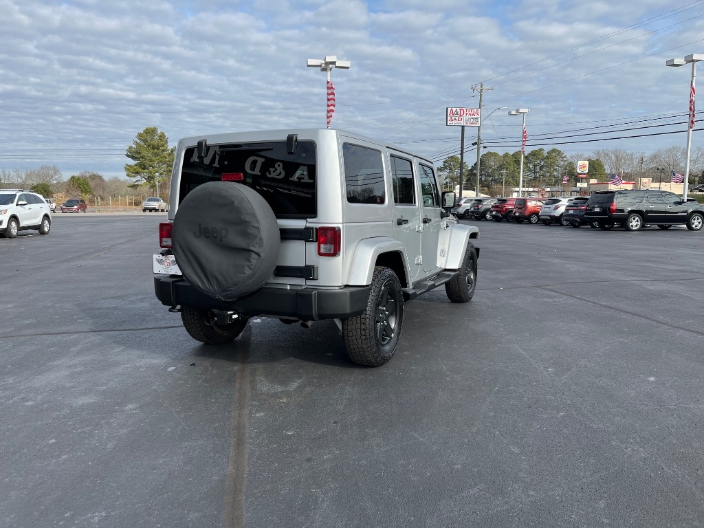 Jeep Wrangler Unlimited 4WD 4dr Sahara 2012