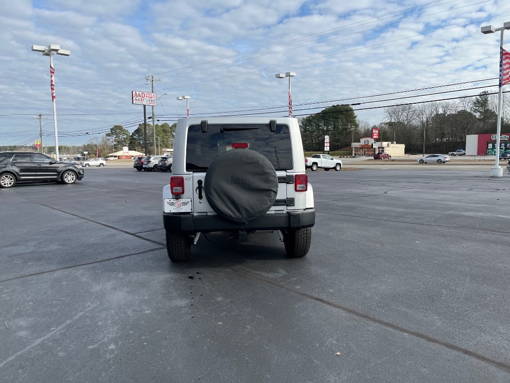 Jeep Wrangler Unlimited 4WD 4dr Sahara 2012