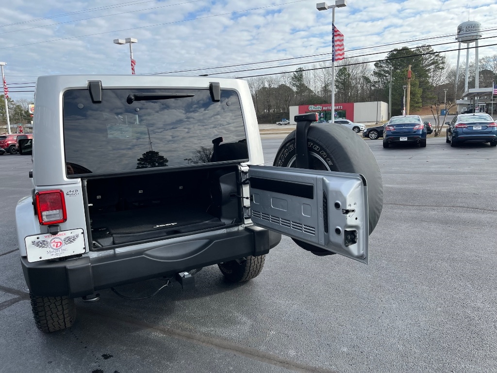 Jeep Wrangler Unlimited 4WD 4dr Sahara 2012