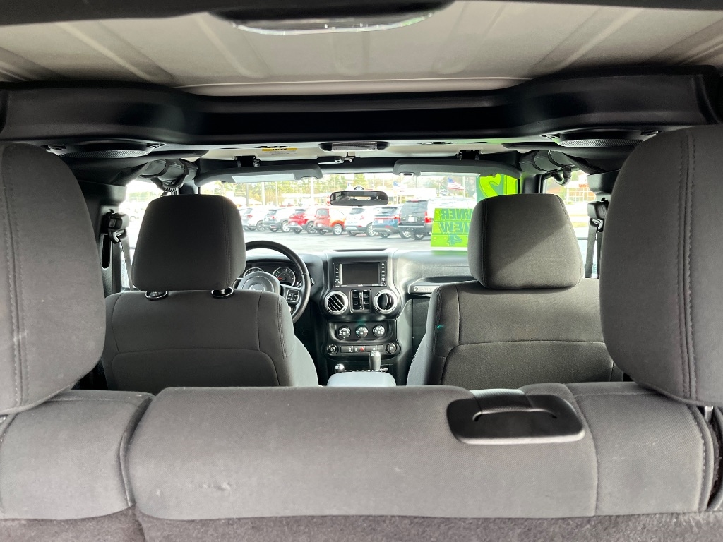 Jeep Wrangler Unlimited 4WD 4dr Sahara 2012