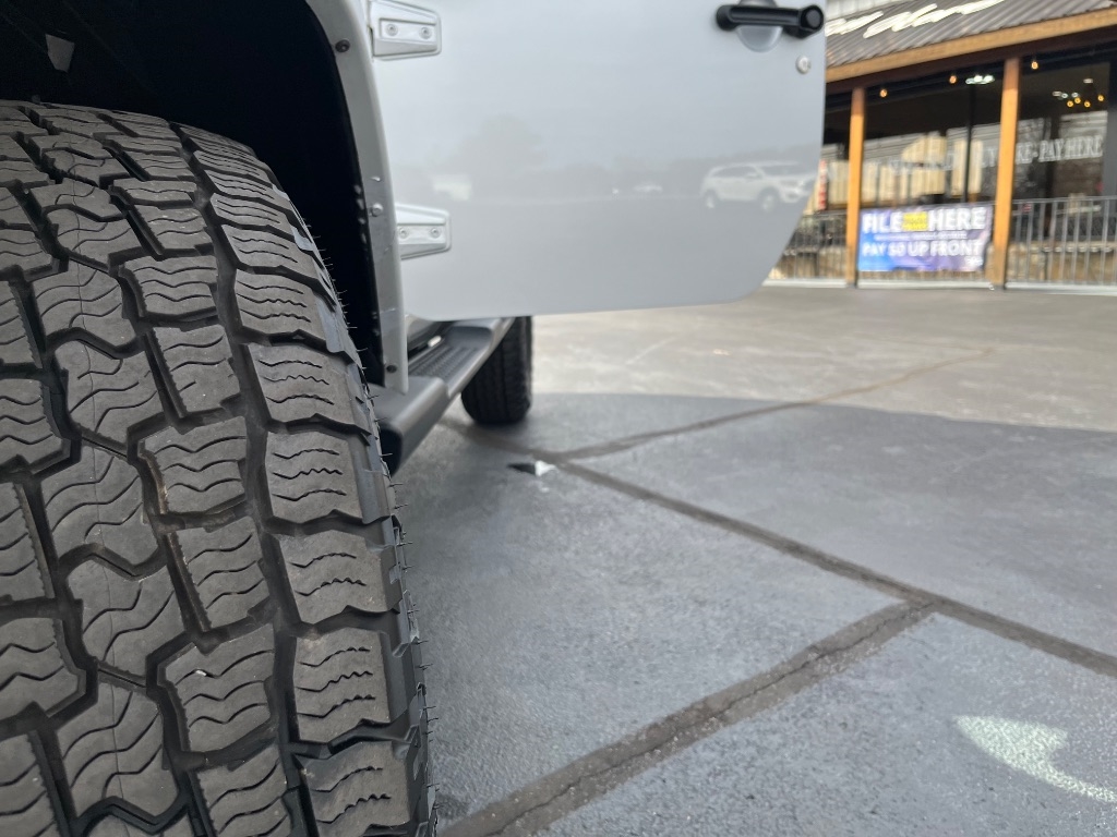 Jeep Wrangler Unlimited 4WD 4dr Sahara 2012