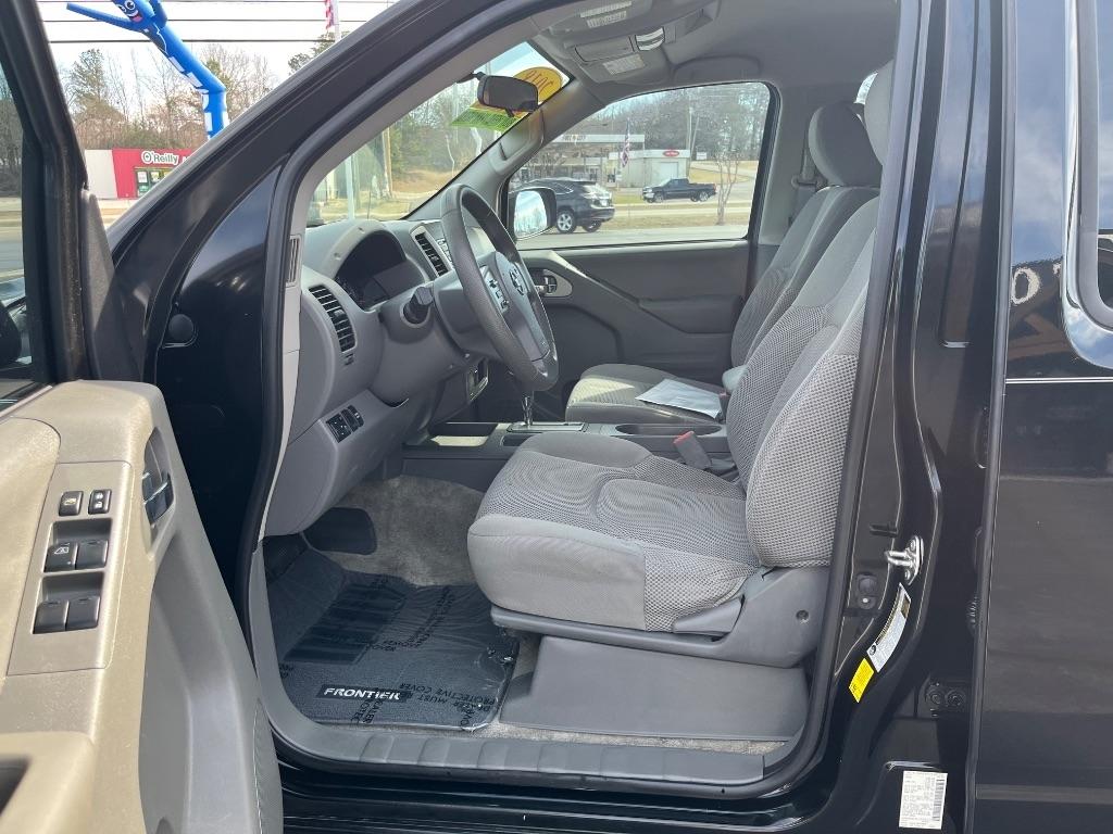 Nissan Frontier Crew Cab 4x2 SV V6 Auto 2018