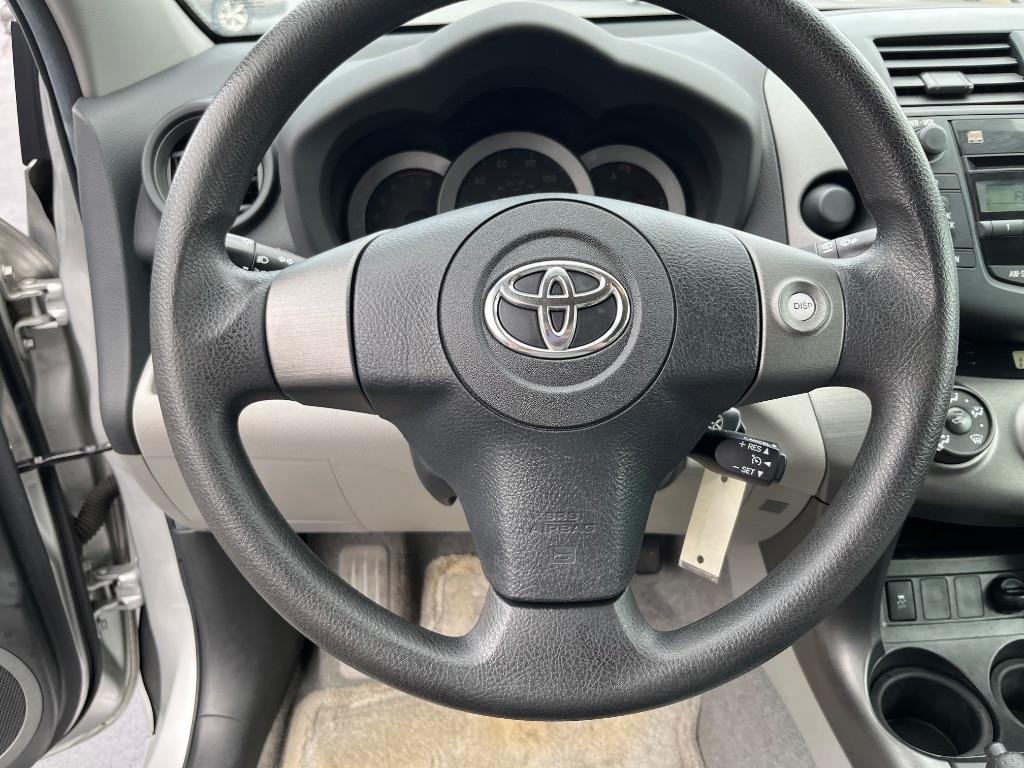 Toyota RAV4 FWD 4dr 4-cyl 4-Spd AT (Natl) 2011