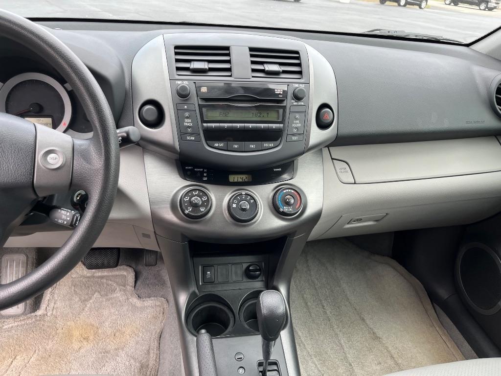 Toyota RAV4 FWD 4dr 4-cyl 4-Spd AT (Natl) 2011