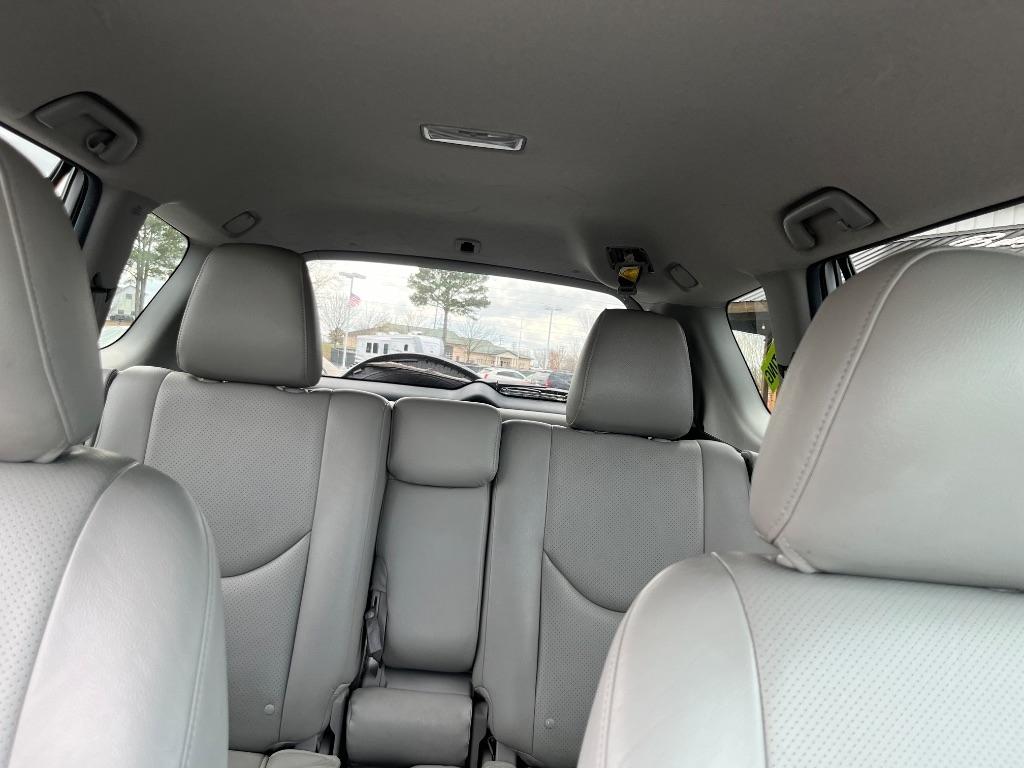 Toyota RAV4 FWD 4dr 4-cyl 4-Spd AT (Natl) 2011