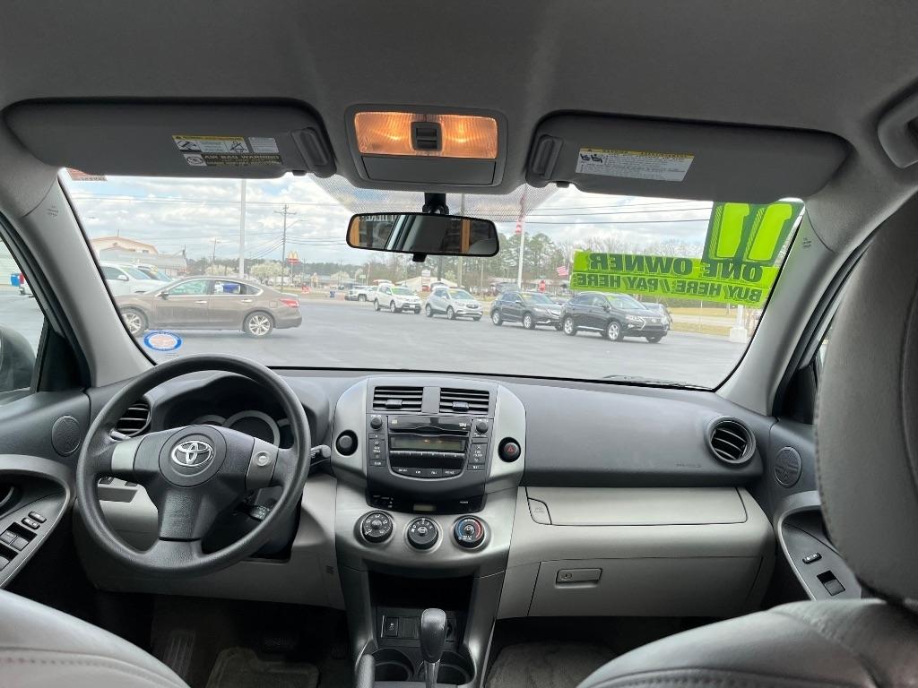 Toyota RAV4 FWD 4dr 4-cyl 4-Spd AT (Natl) 2011