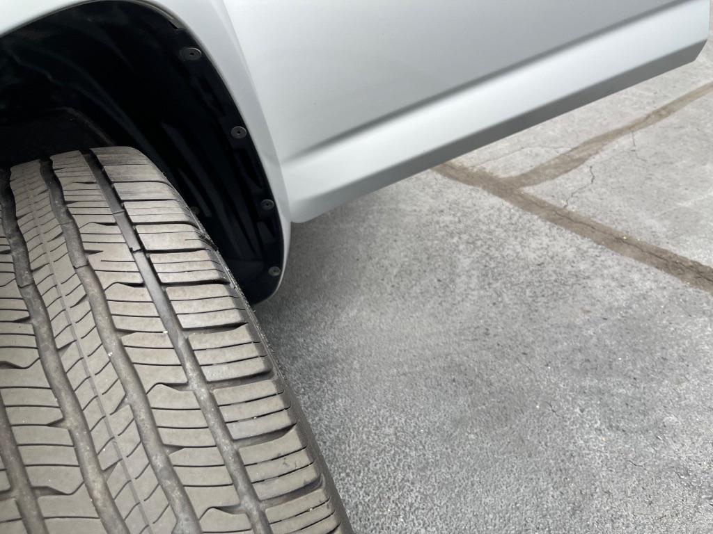 Toyota RAV4 FWD 4dr 4-cyl 4-Spd AT (Natl) 2011