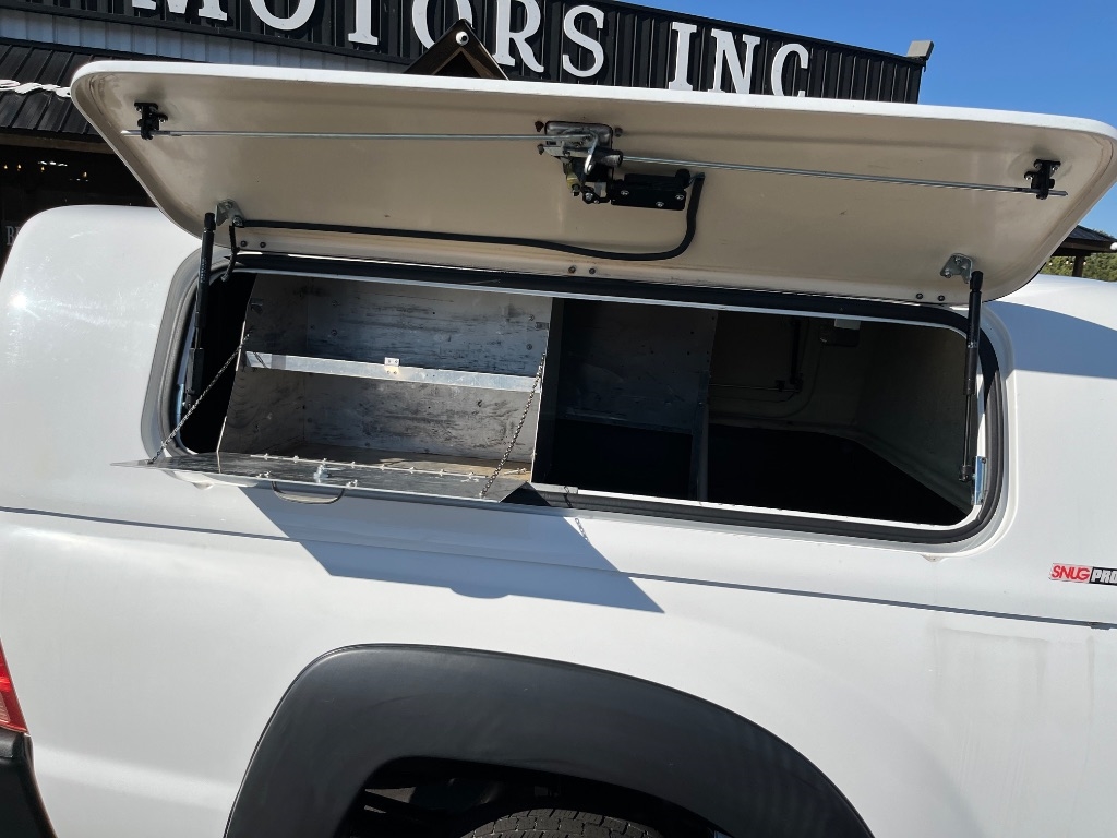 Toyota Tacoma 2WD Access Cab I4 AT PreRunner (Natl) 2015