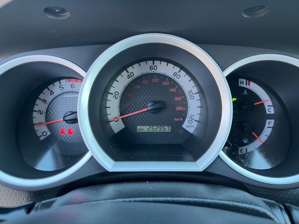 Toyota Tacoma 2WD Access Cab I4 AT PreRunner (Natl) 2015