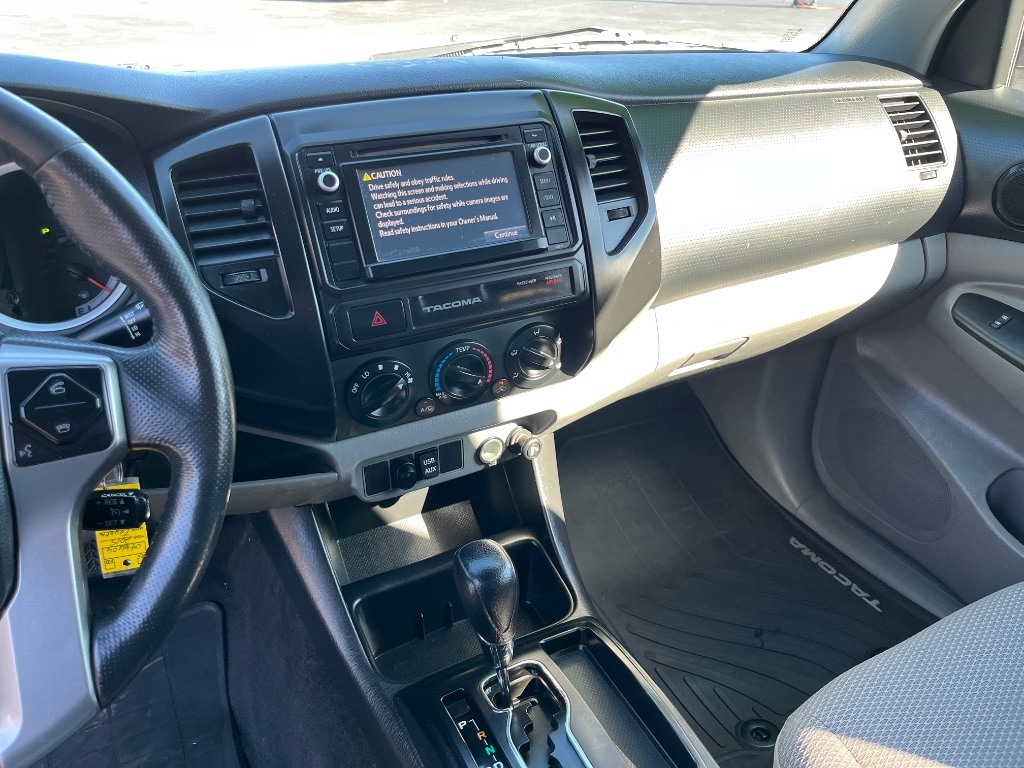 Toyota Tacoma 2WD Access Cab I4 AT PreRunner (Natl) 2015