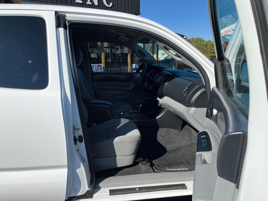 Toyota Tacoma 2WD Access Cab I4 AT PreRunner (Natl) 2015