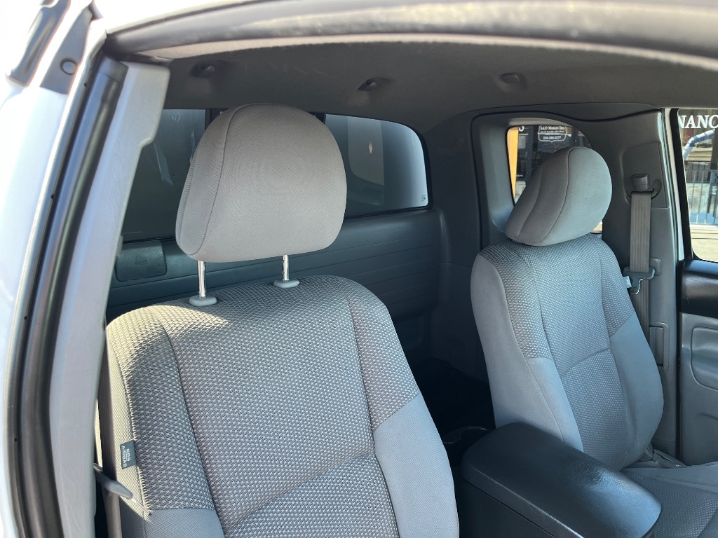 Toyota Tacoma 2WD Access Cab I4 AT PreRunner (Natl) 2015