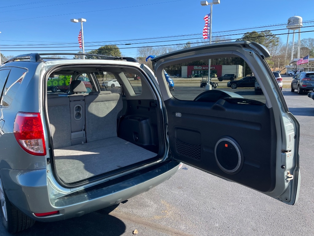 Toyota RAV4 4dr Limited 4-cyl 4WD (Natl) 2006