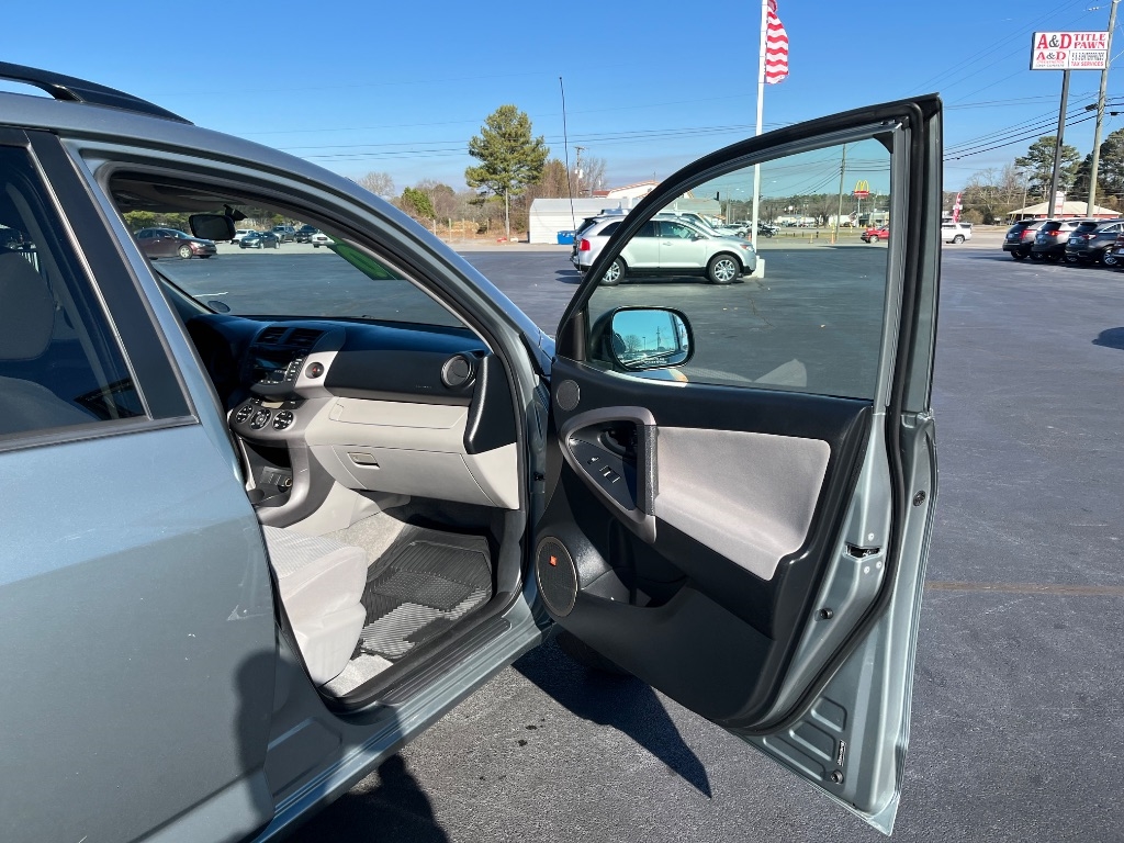 Toyota RAV4 4dr Limited 4-cyl 4WD (Natl) 2006