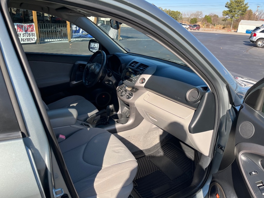 Toyota RAV4 4dr Limited 4-cyl 4WD (Natl) 2006