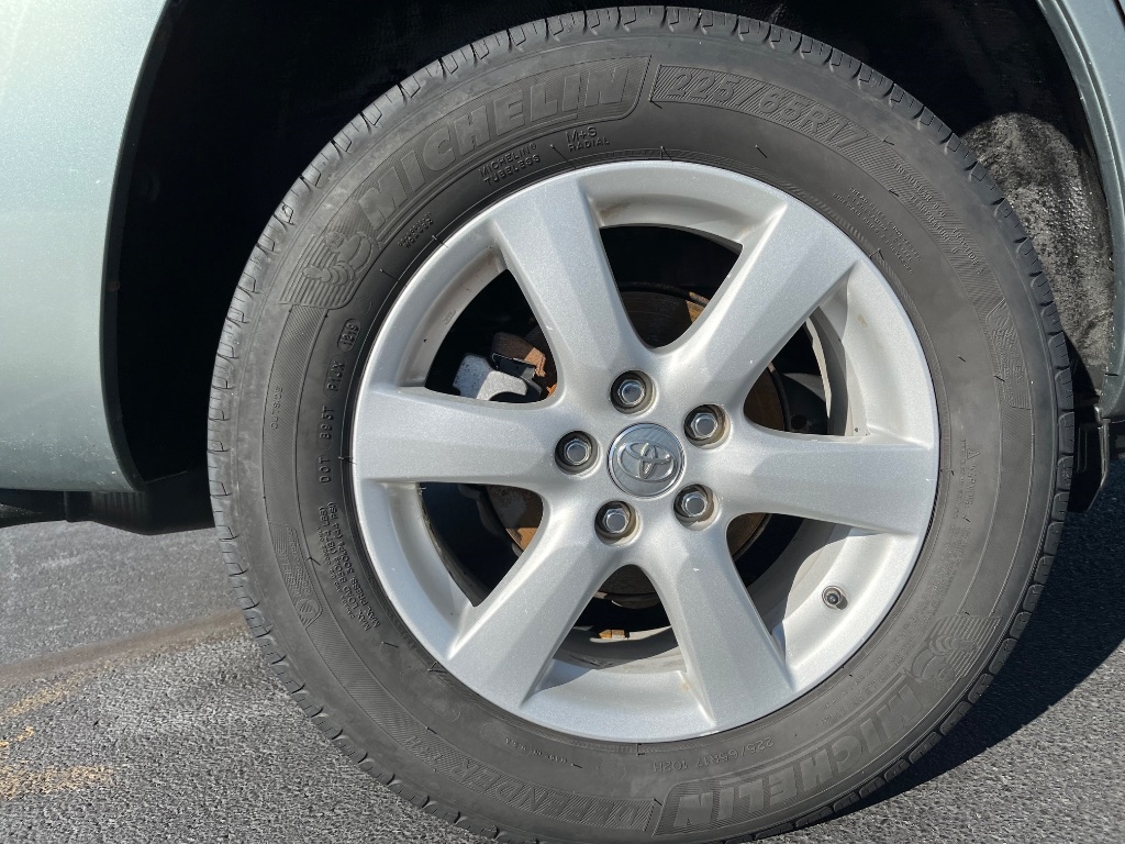 Toyota RAV4 4dr Limited 4-cyl 4WD (Natl) 2006