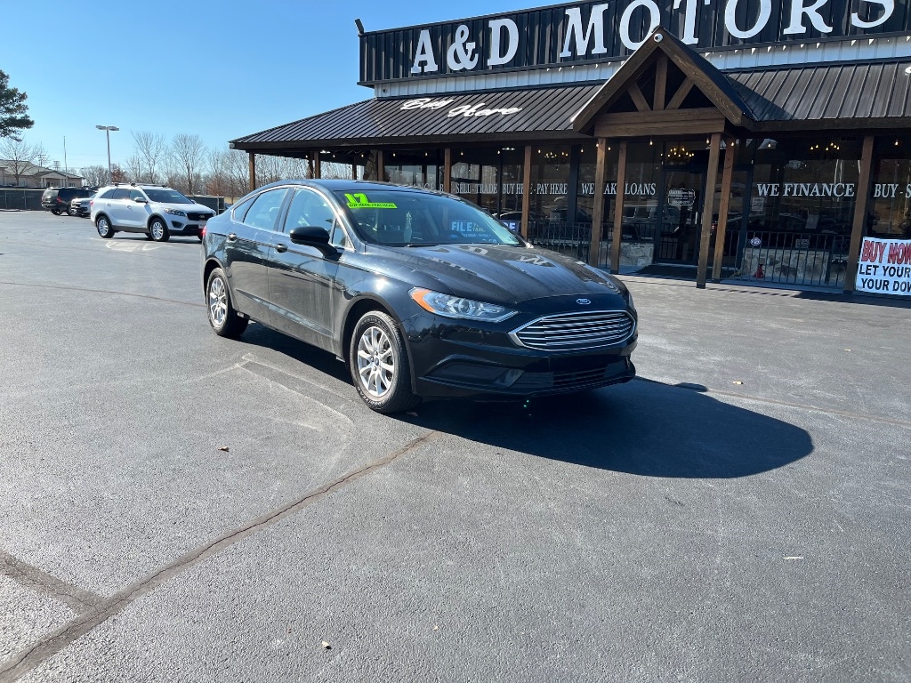 Ford Fusion S FWD 2017