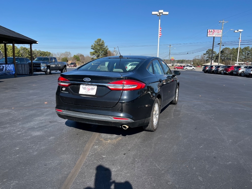 Ford Fusion S FWD 2017