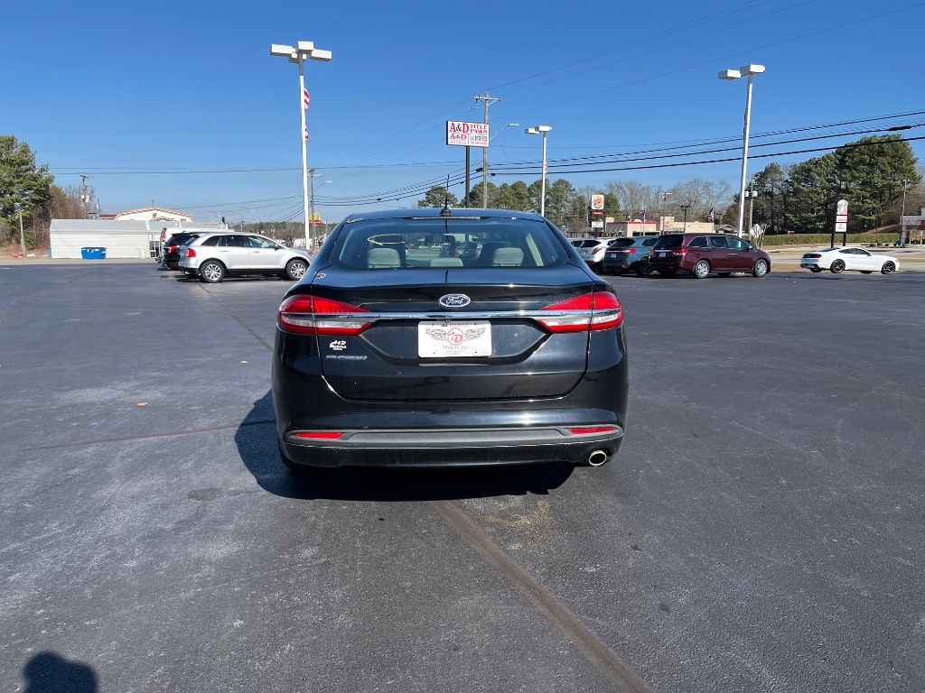 Ford Fusion S FWD 2017