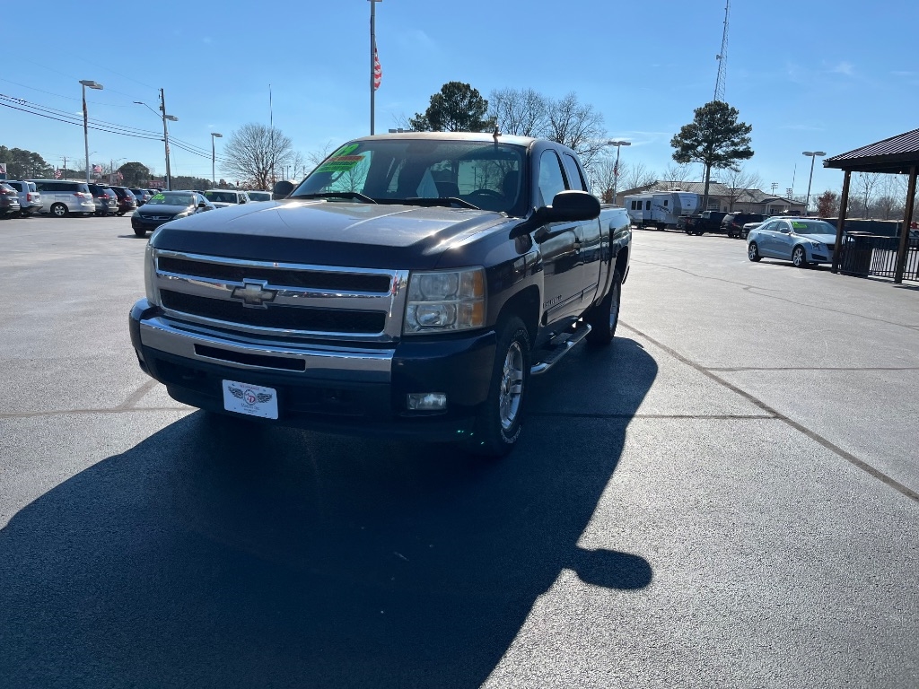 Chevrolet Silverado 1500 4WD Ext Cab 143.5" LT 2009