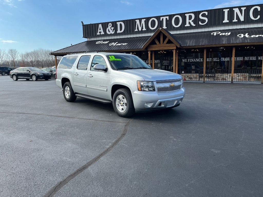 Chevrolet Suburban 2WD 4dr 1500 LT 2013