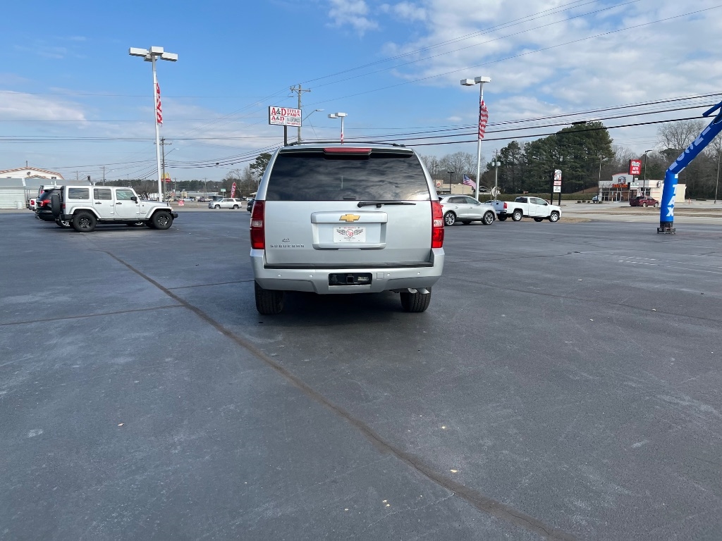 Chevrolet Suburban 2WD 4dr 1500 LT 2013