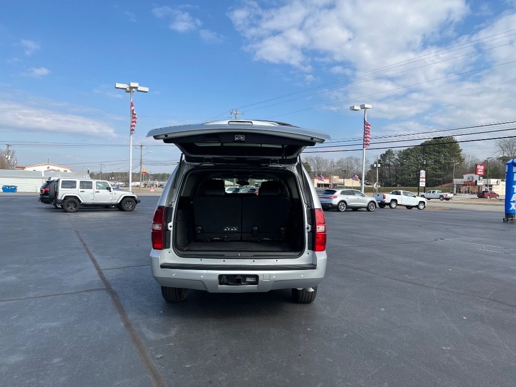 Chevrolet Suburban 2WD 4dr 1500 LT 2013