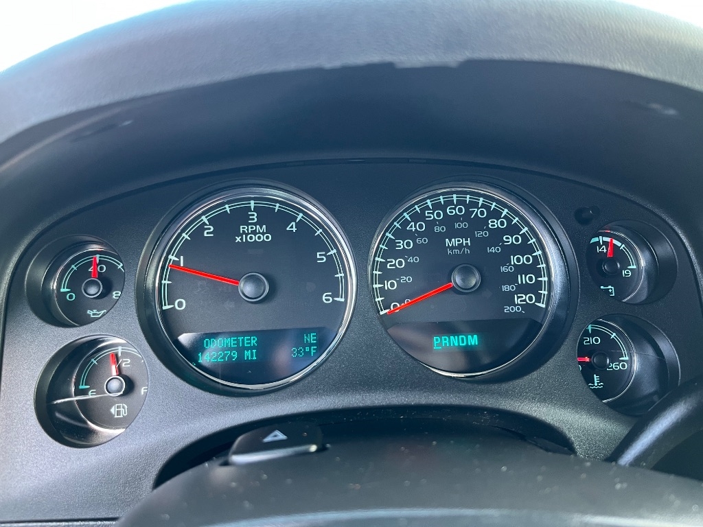 Chevrolet Suburban 2WD 4dr 1500 LT 2013