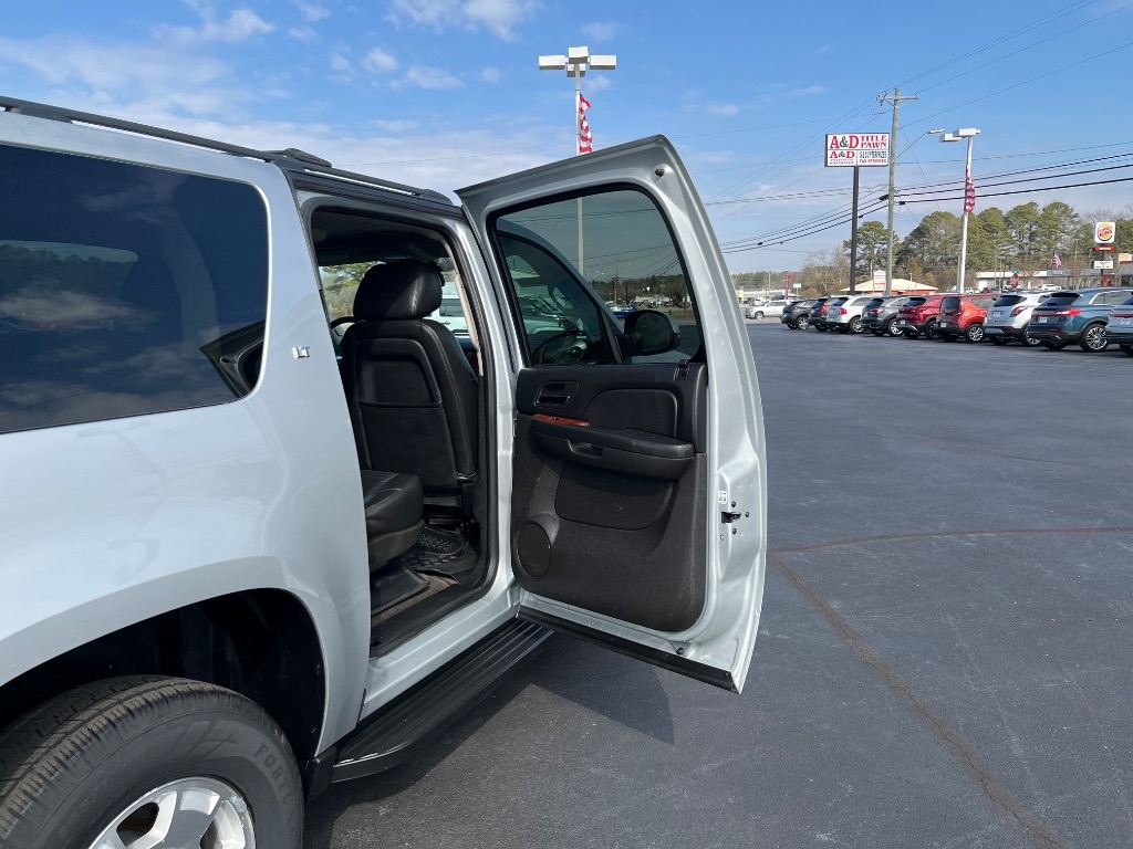 Chevrolet Suburban 2WD 4dr 1500 LT 2013