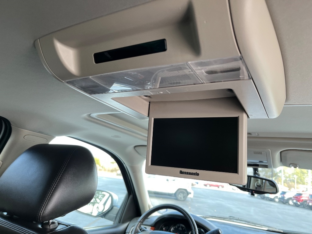 Chevrolet Suburban 2WD 4dr 1500 LT 2013