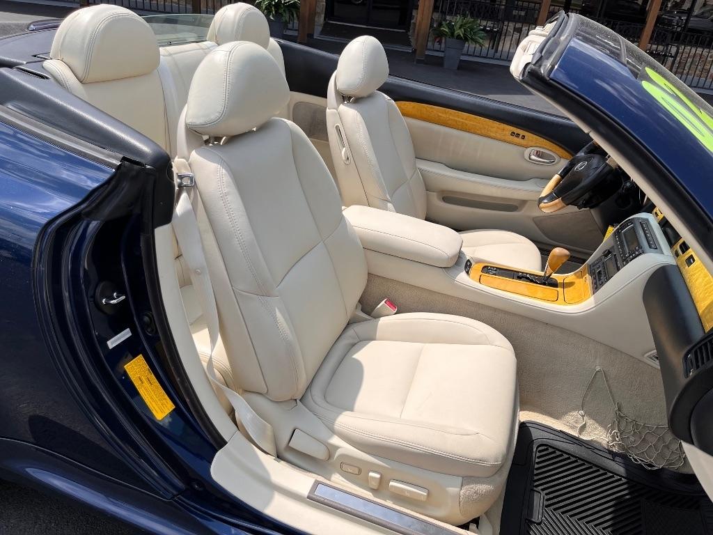 Lexus SC 430 2dr Convertible 2002