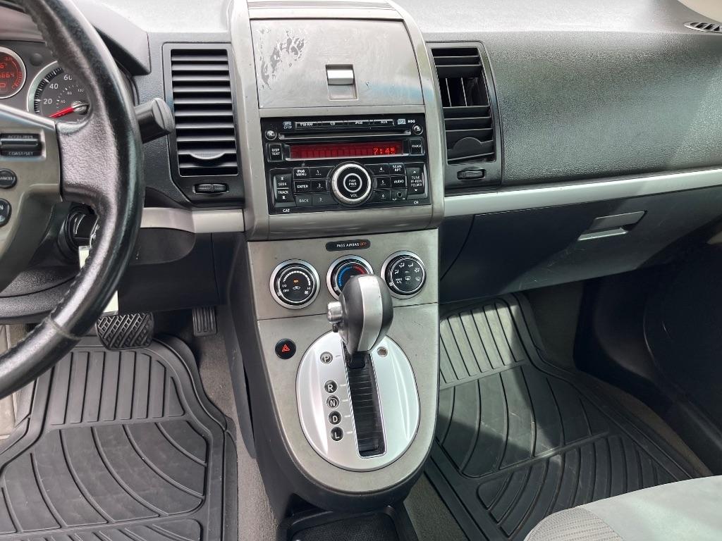 Nissan Sentra 4dr Sdn I4 CVT 2.0 SR 2011