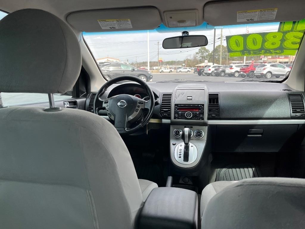 Nissan Sentra 4dr Sdn I4 CVT 2.0 SR 2011