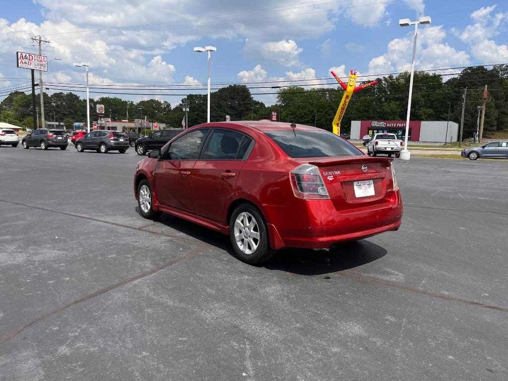 Nissan Sentra 4dr Sdn I4 CVT 2.0 SR 2011