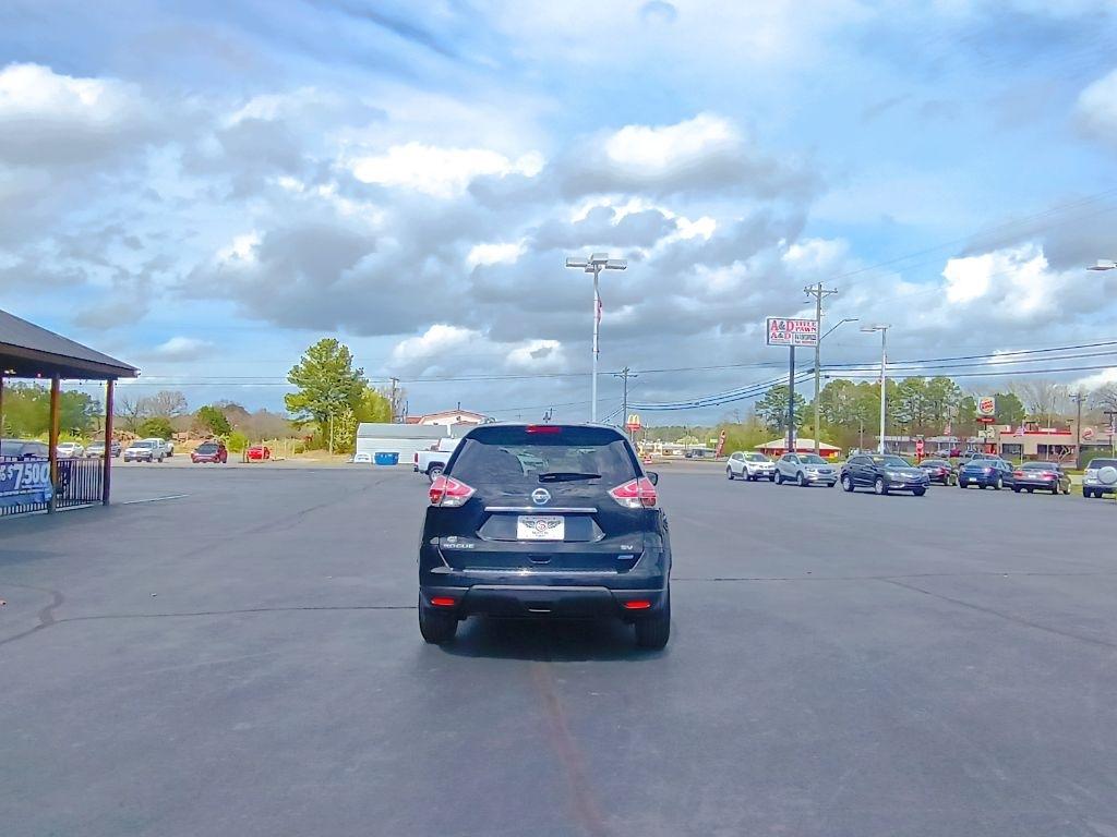 Nissan Rogue FWD 4dr SV 2014