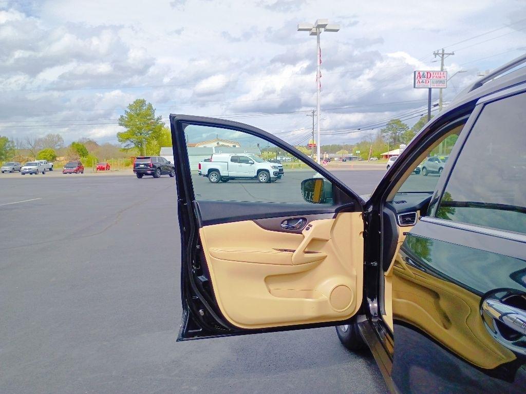 Nissan Rogue FWD 4dr SV 2014