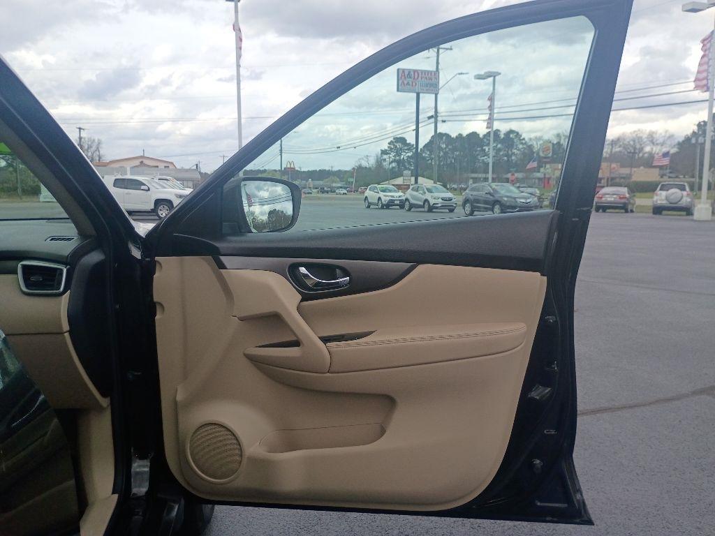 Nissan Rogue FWD 4dr SV 2014