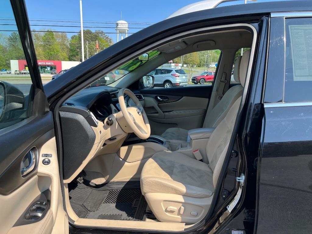 Nissan Rogue FWD 4dr SV 2014