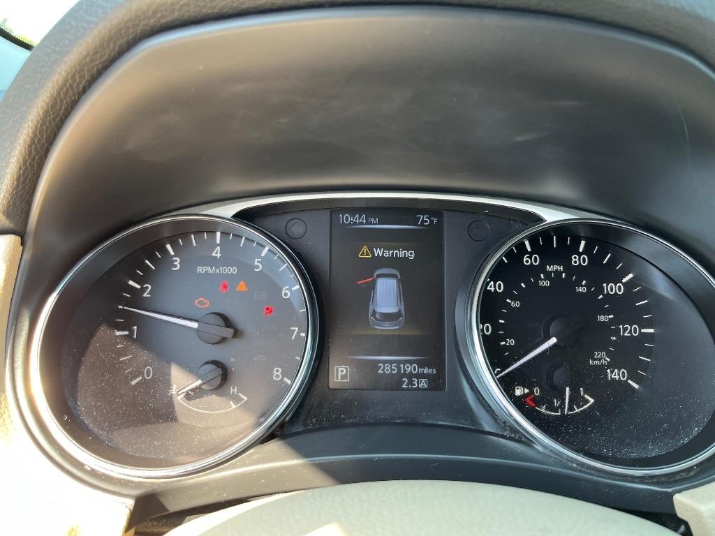 Nissan Rogue FWD 4dr SV 2014