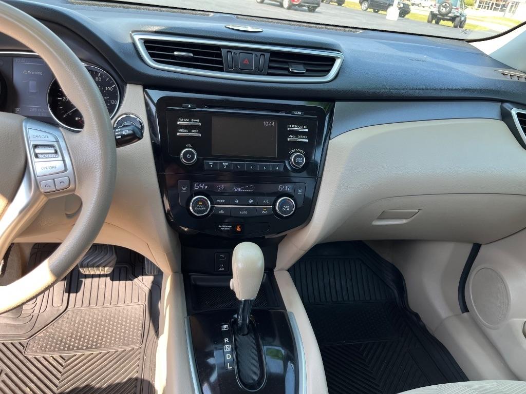 Nissan Rogue FWD 4dr SV 2014