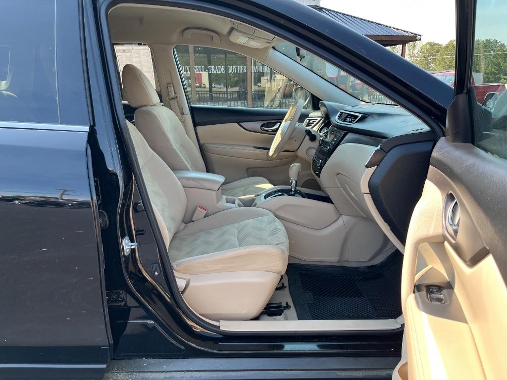 Nissan Rogue FWD 4dr SV 2014