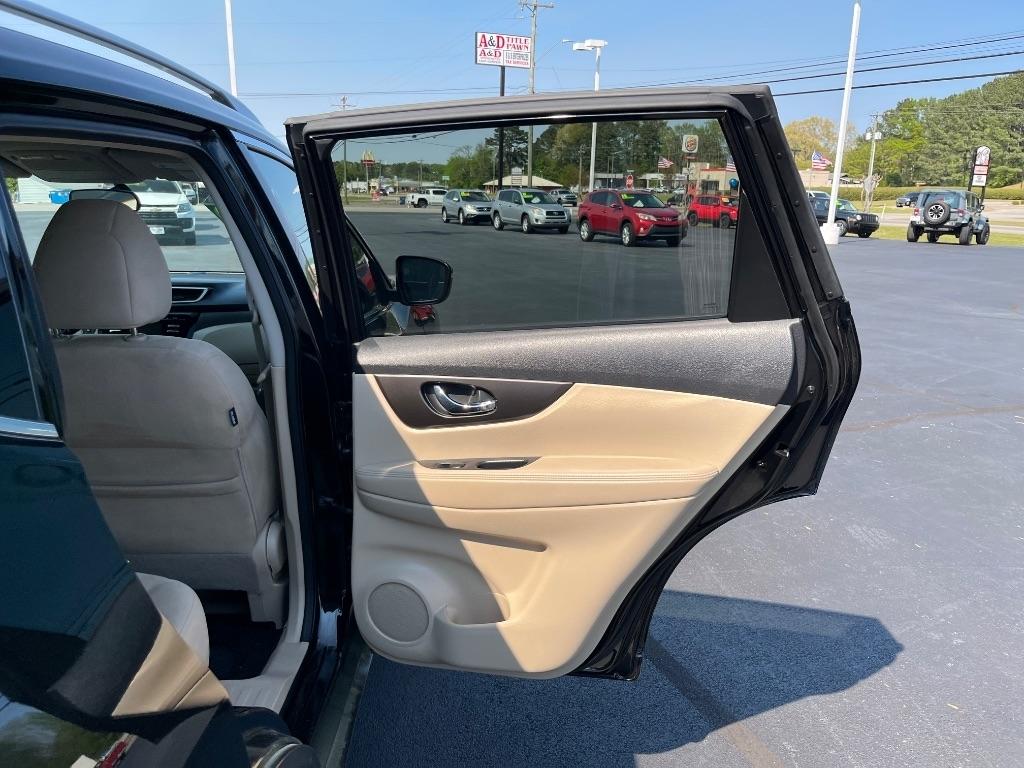 Nissan Rogue FWD 4dr SV 2014