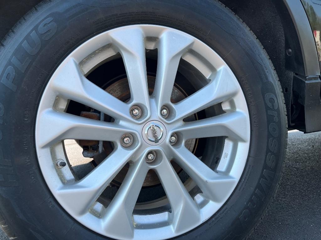 Nissan Rogue FWD 4dr SV 2014