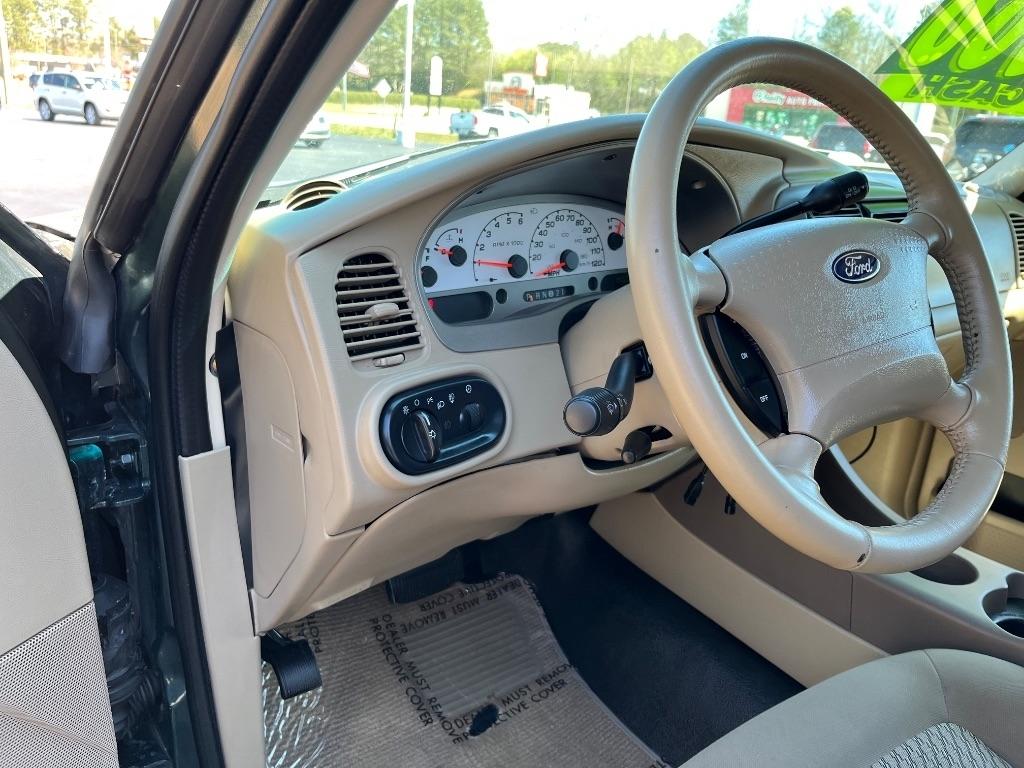 Ford Explorer Sport Trac 4dr 126" WB XLT Premium 2004