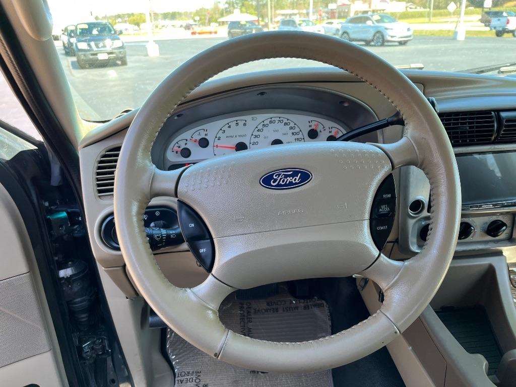 Ford Explorer Sport Trac 4dr 126" WB XLT Premium 2004